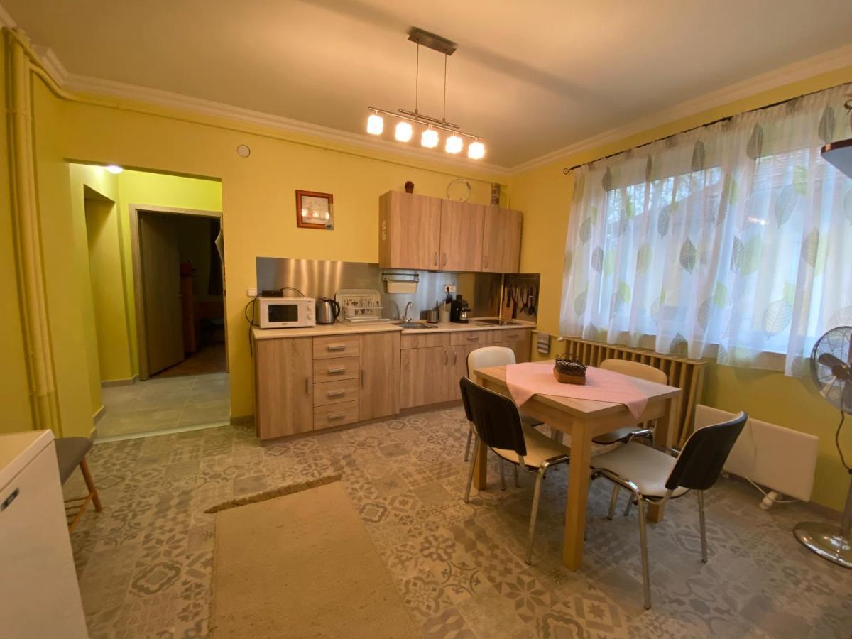 Eszter Apartman Erlau Exterior foto
