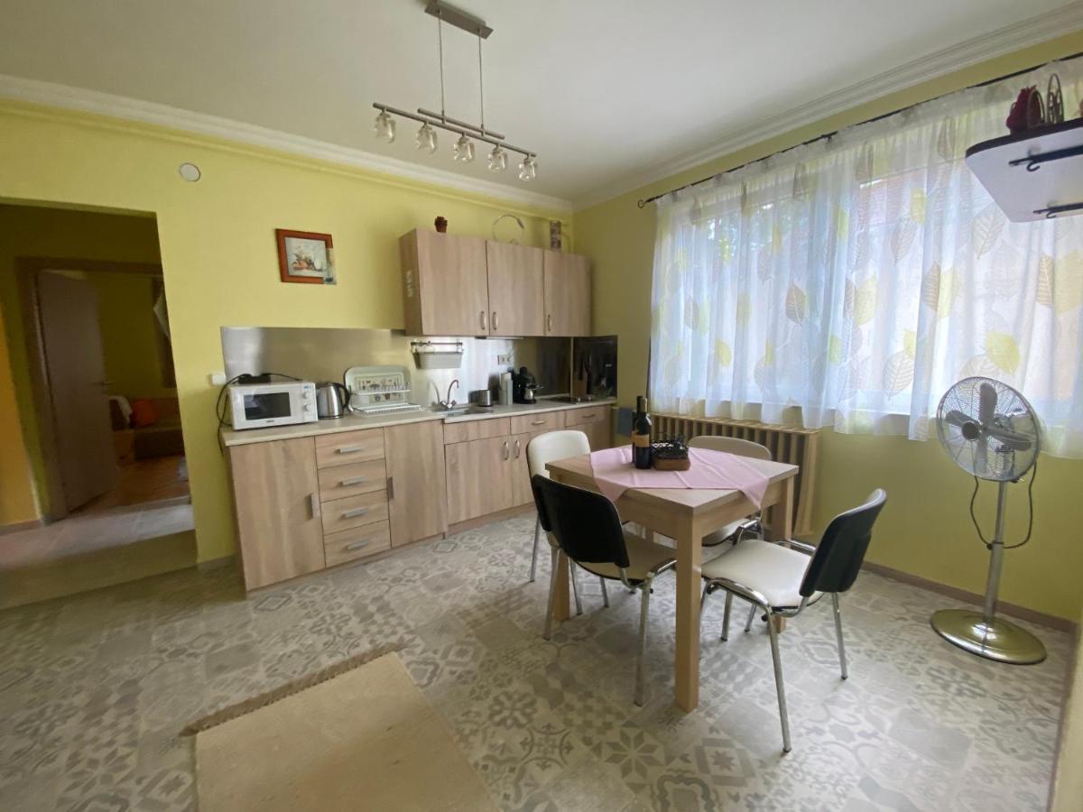 Eszter Apartman Erlau Exterior foto