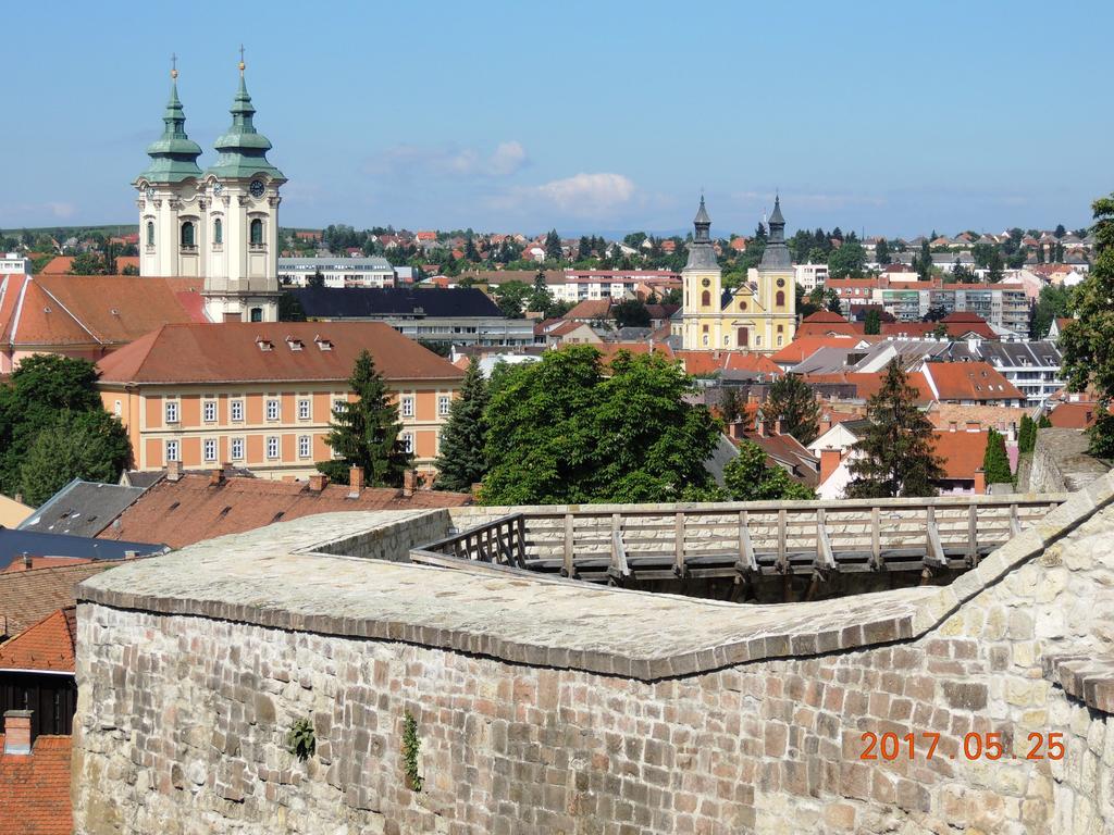 Eszter Apartman Erlau Exterior foto
